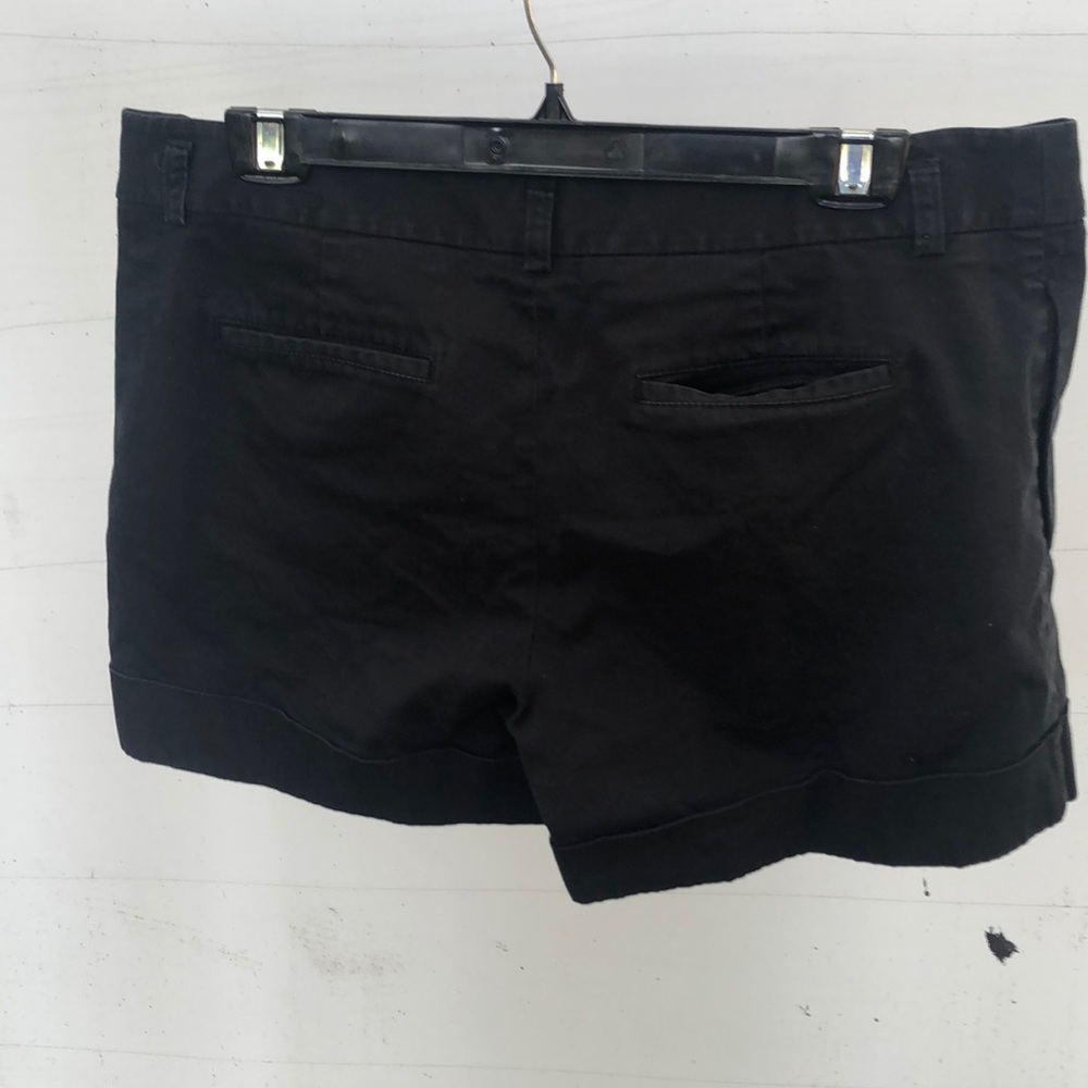 Express Shorts - Picture 3 of 4